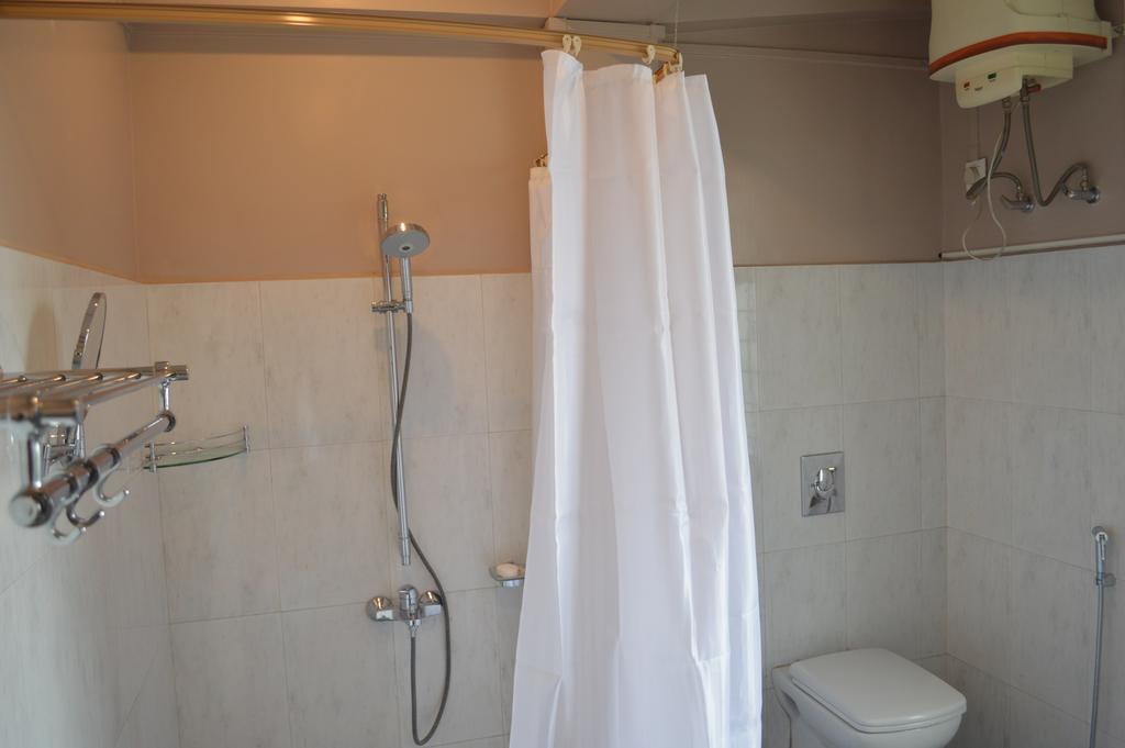 Orange Homestay Shillong Eksteriør billede