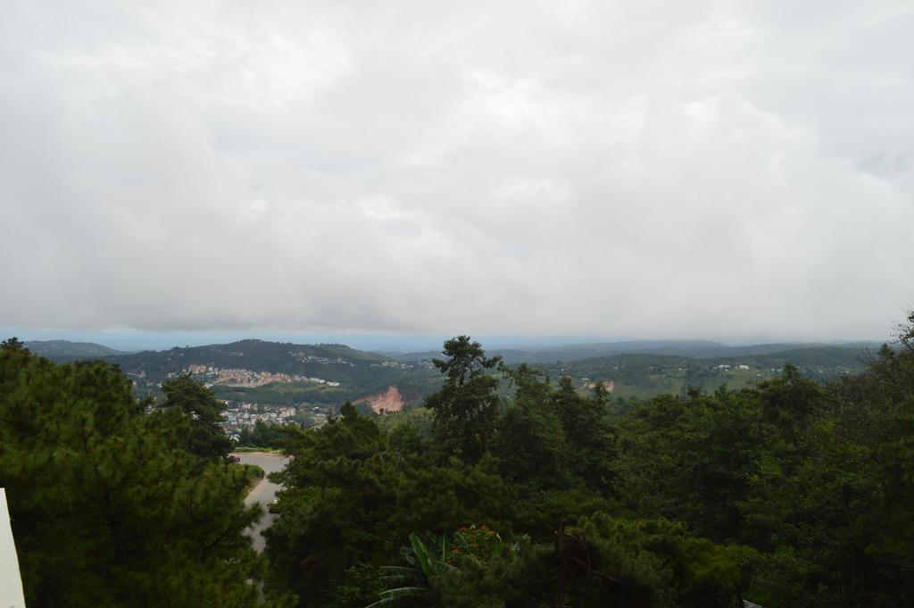 Orange Homestay Shillong Eksteriør billede