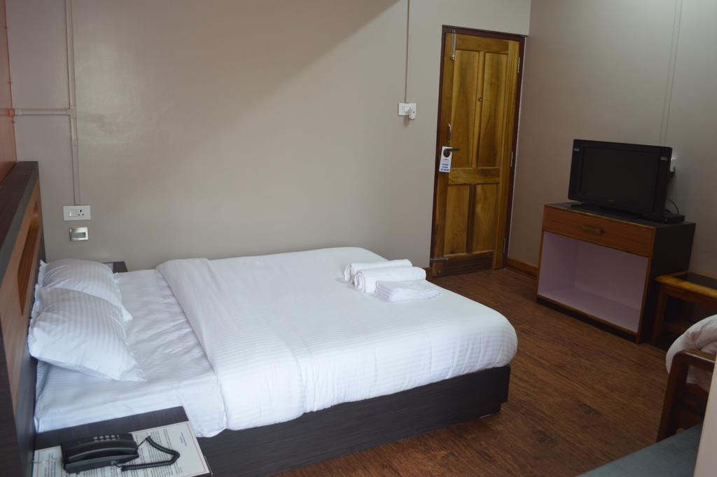 Orange Homestay Shillong Eksteriør billede