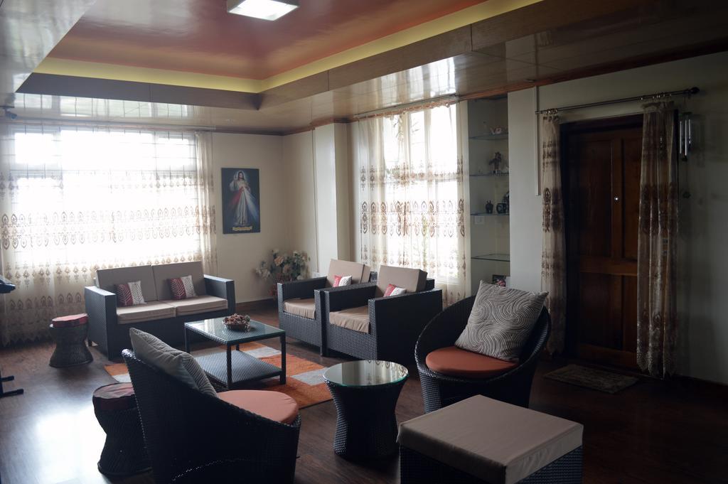 Orange Homestay Shillong Eksteriør billede