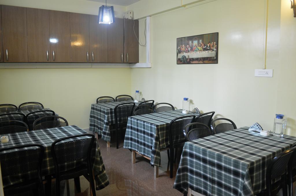 Orange Homestay Shillong Eksteriør billede