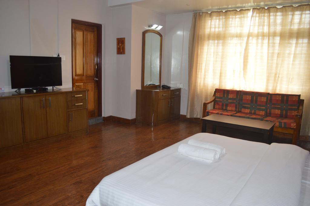 Orange Homestay Shillong Eksteriør billede
