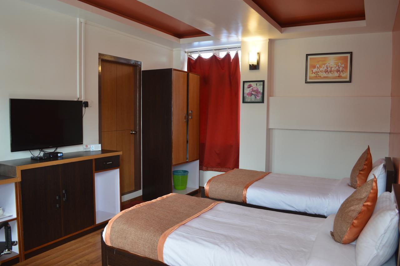 Orange Homestay Shillong Eksteriør billede