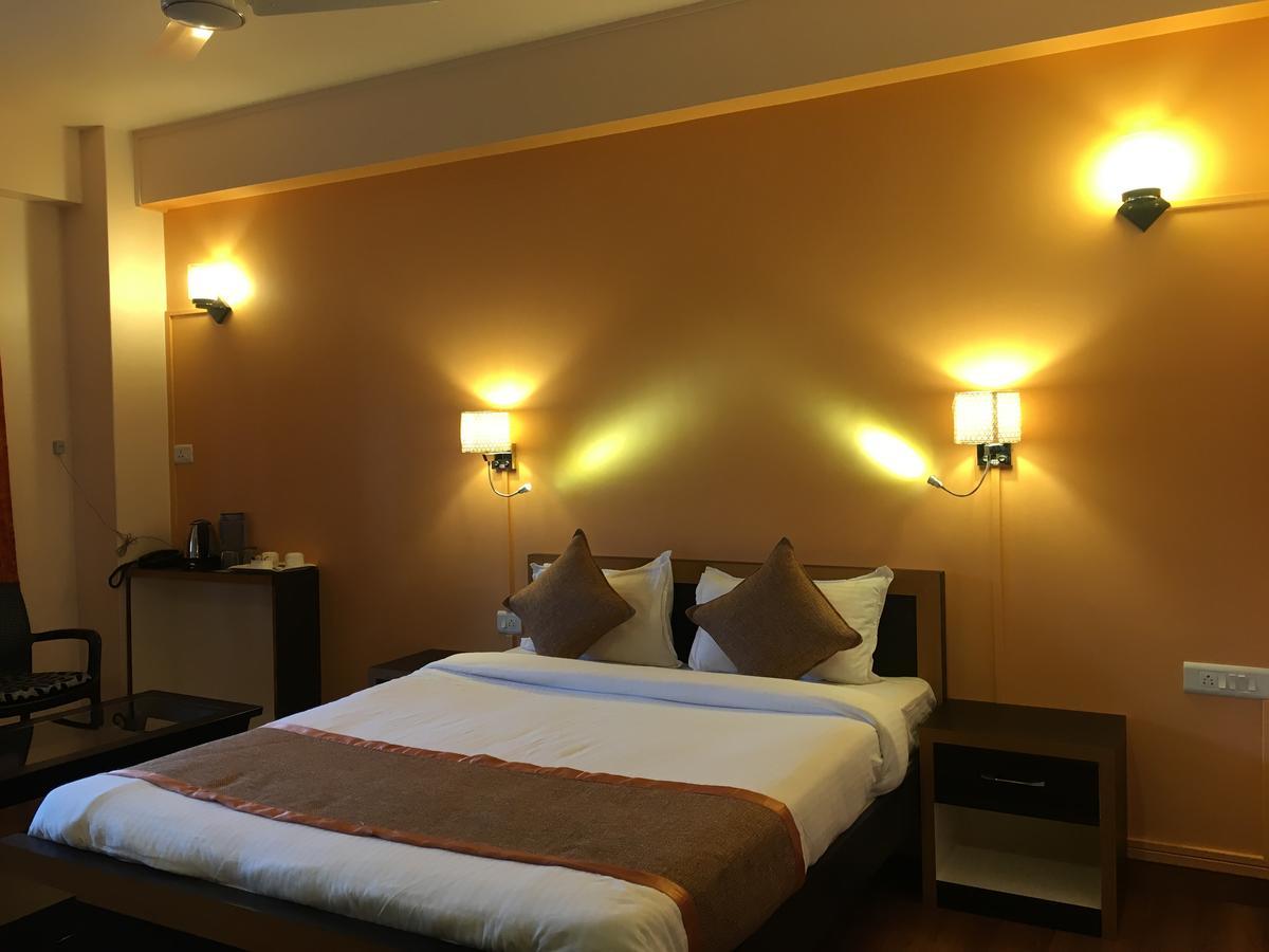 Orange Homestay Shillong Eksteriør billede